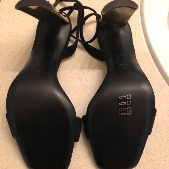 Black suede heel with wraparound ankle strap - Picture 4 of 6